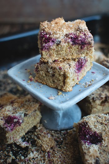 Whole wheat cake with cherries and coconut 