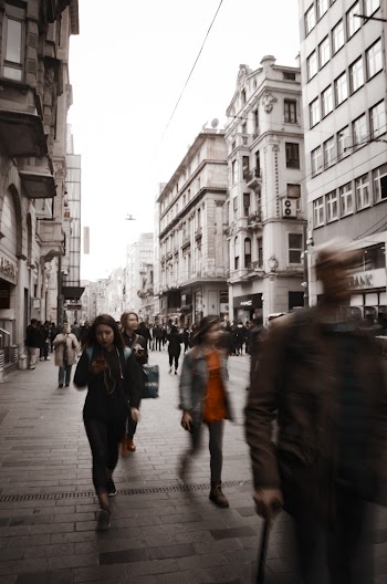 Widewalk With People