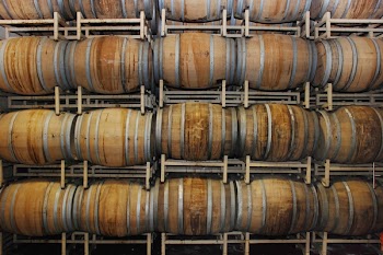 WineBarrel012007__1_.jpg