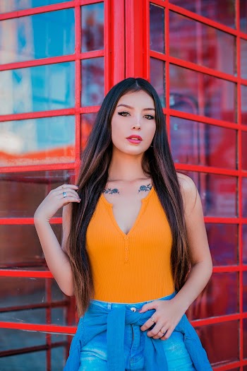 Woman's Orange Sleeveless Top