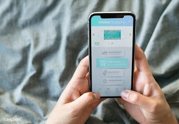 Woman buying a face mask via a mobile phone mockup during the coronavi.. | Free  psd mockup - 2312916