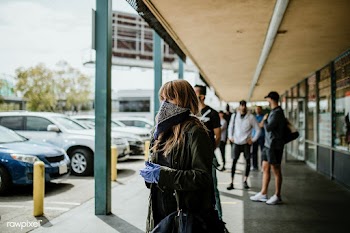 Woman covering her mouth with a bandana during coronavirus outbreak | Free  photo - 2308867