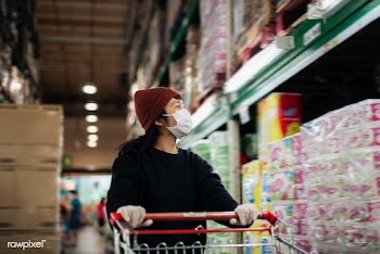 Woman hoarding food during coronavirus pandemic | Free  photo - 2292003