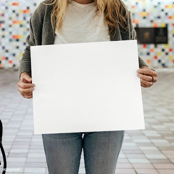 Woman holding a blank paper during the coronavirus outbreak | Free  transparent png - 2330276