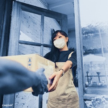 Woman in a face mask receiving a delivery box | Free  illustration - 2315938