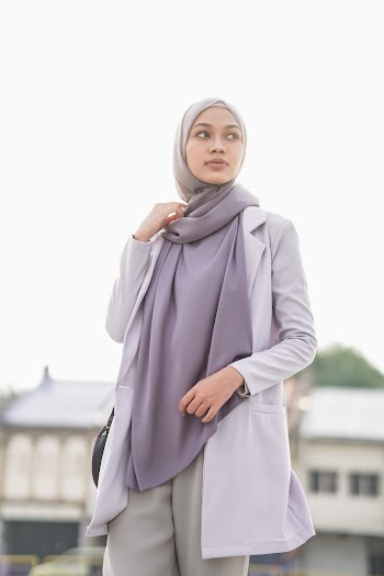 Woman in Purple Hijab on Focus Photography