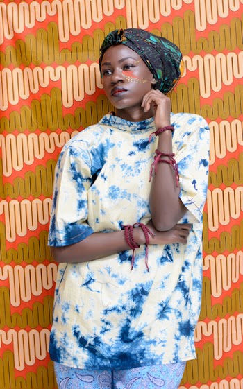 Woman in White and Blue Acid Washed Short-sleeved Shirt