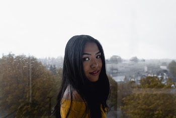 Woman in Yellow Off-shoulder Top