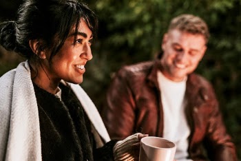 Woman keeping warm with hot | Free Photo - rawpixel