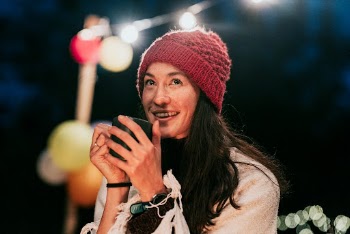 Woman keeping warm with hot | Free Photo - rawpixel