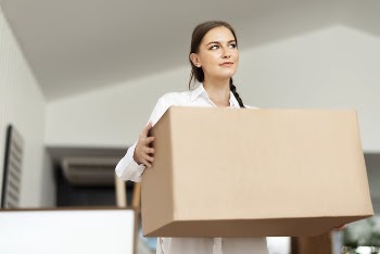 Woman moving in to a new | Free Photo - rawpixel