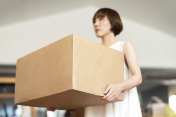 Woman moving in to a new | Free Photo - rawpixel