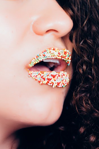 Woman Multicolored Bead Lipstick