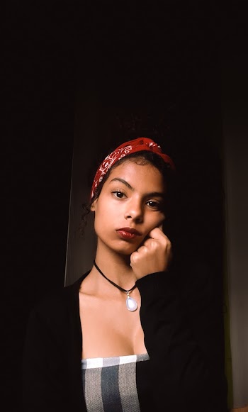 Woman on Focus Photography