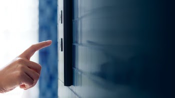 Woman pressing an elevator button | Free  photo - 2301693