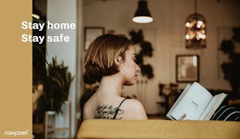 Woman reading a book at home during coronavirus quarantine | Free  photo - 2302975