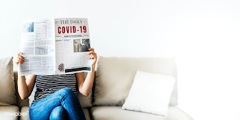 Woman reading coronavirus news from a newspaper during quarantine | Free  photo - 2304647