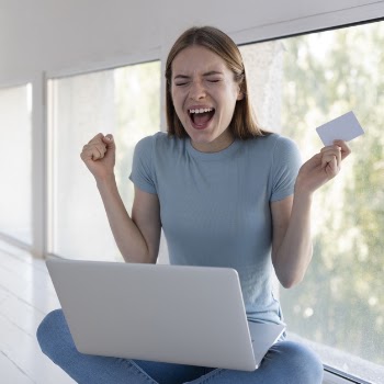 Woman screaming after hearing great news Free Photo
