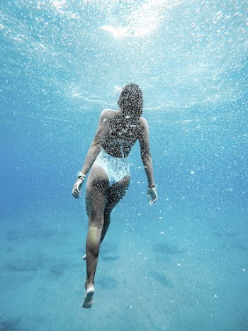 Woman swimming under water. Original | Free Photo - rawpixel