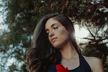 Woman wearing a black Top
