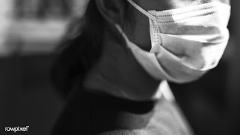 Woman wearing a face mask in public to prevent coronavirus infection | Free  photo - 2296660