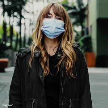 Woman wearing a mask while out in public | Free  photo - 2330847