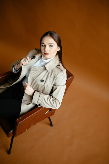 Woman wearing a trench-coat