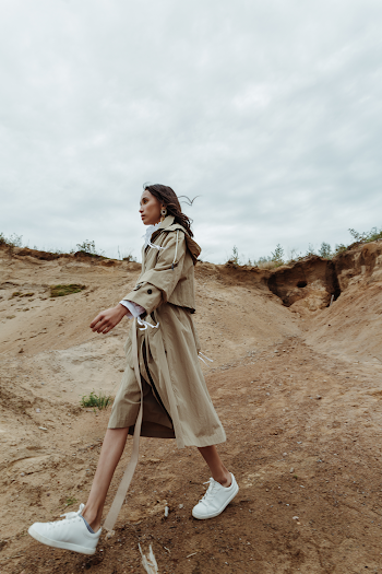 Woman wearing a trench-coat