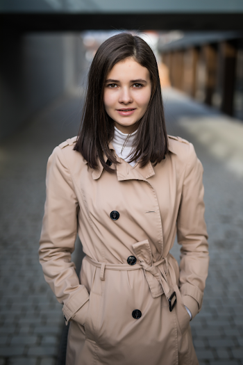 Woman wearing a trench-coat
