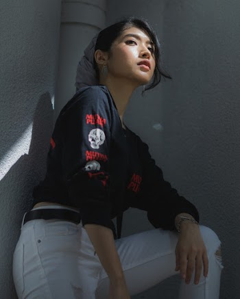 Woman Wearing Black Sweatshirt