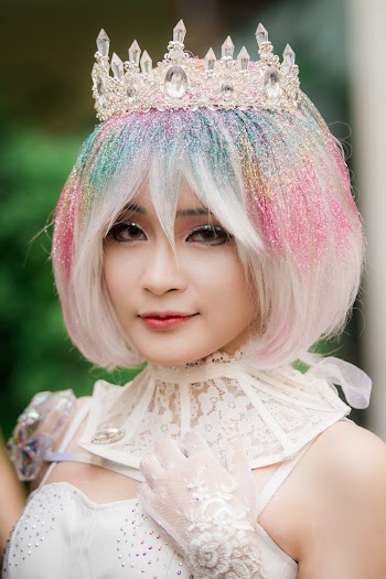 Woman Wearing Glittered Hair And Tiara