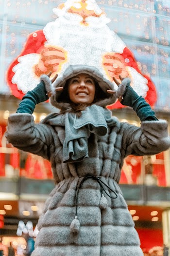 Woman Wearing Gray Fleece Coat