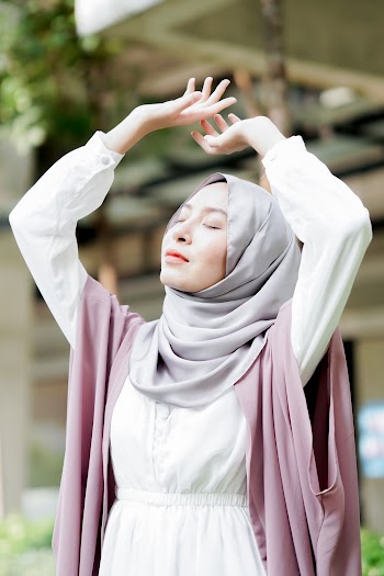 Woman Wearing Gray Hijab