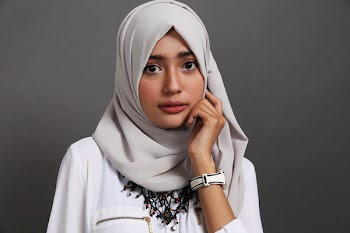 Woman Wearing Gray Hijab Headscarf