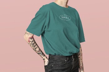Woman wearing teal green t-shirt | Free Photo - rawpixel