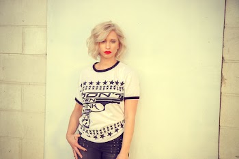 Woman Wearing White Crew-neck Shirt