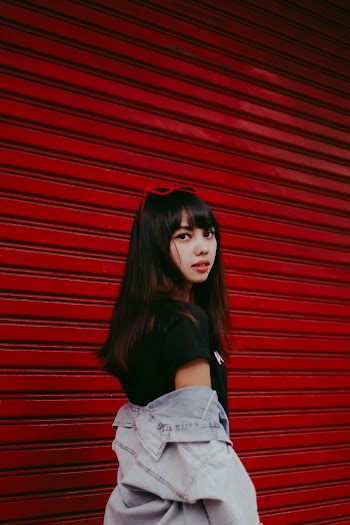Woman Wears Black T-shirt Close-up Photography