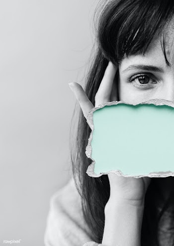 Woman with a green box over her mouth | Free  photo - 2316227