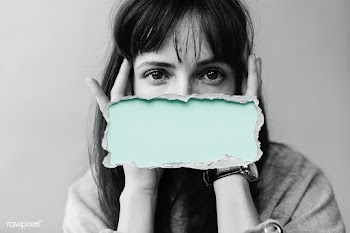 Woman with a green box over her mouth | Free  psd mockup - 2315980
