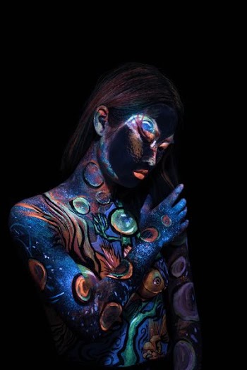 woman with body paint