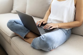 Woman working at home in a Scandinavian | Free Photo - rawpixel