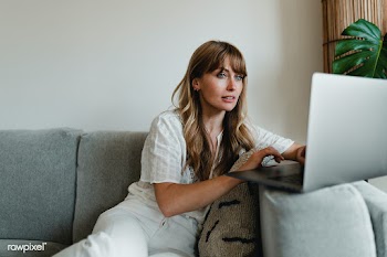 Woman working from home during coronavirus pandemic | Free  photo - 2310163