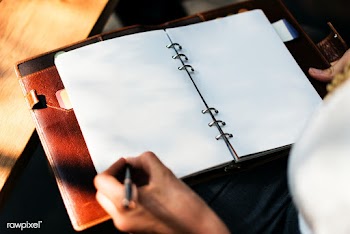 Woman writing and planning business strategy | Free stock psd mockup - 380015