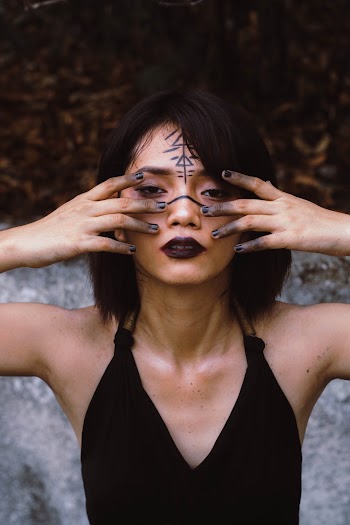 Women's Black Halter-top Close-up Photography