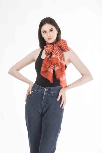 Women's Black Tank Top With Blue Denim Jeans Outfit