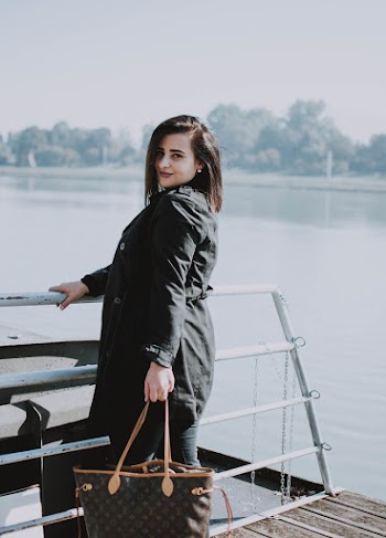 Women's Black Zip-up Jacket