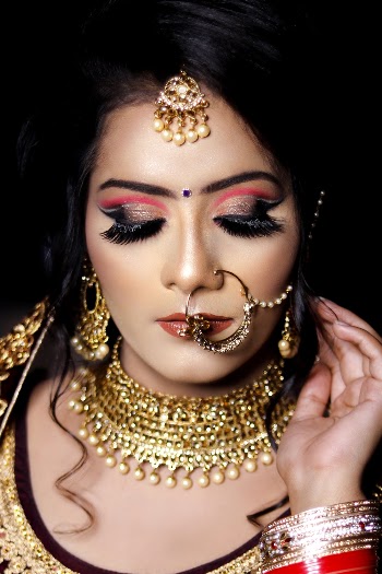 Women's Gold-colored Necklace