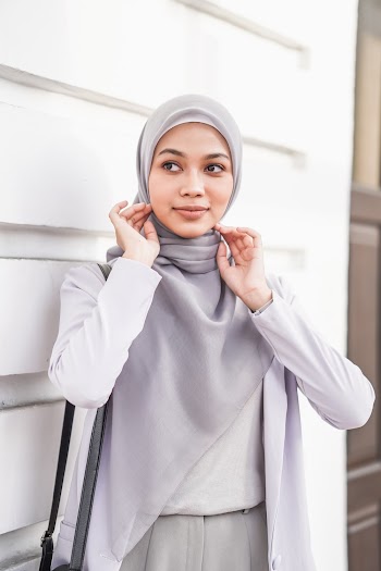 Women's Gray Hijab Veil