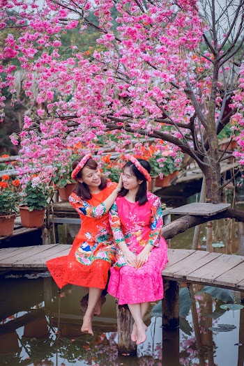 Women's Red and Blue Floral Dress
