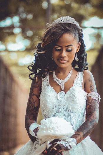 Women's White Floral Lace Wedding Gown